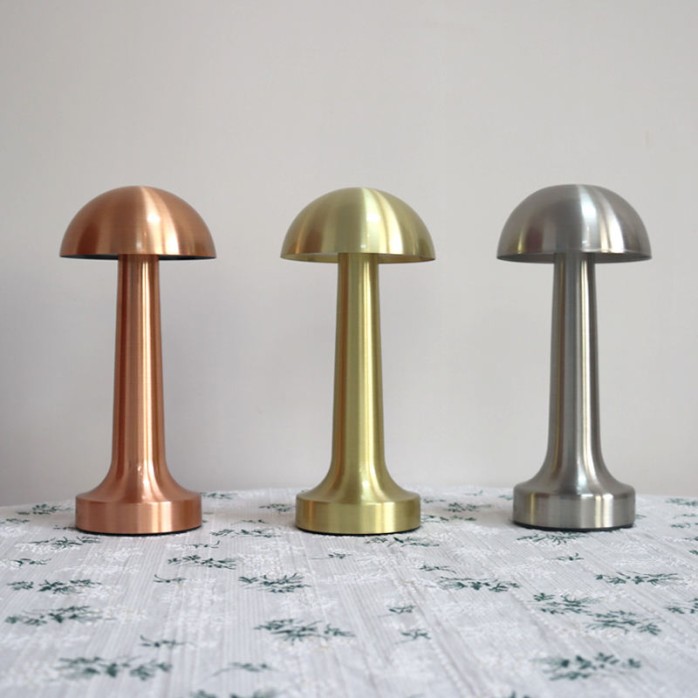 Modern metal rechargeable adjustable desk lamp