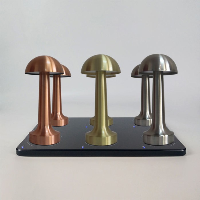 Modern metal rechargeable adjustable desk lamp