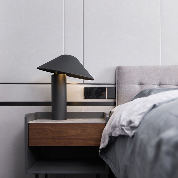 Modern thickened iron mushroom E14 table lamp