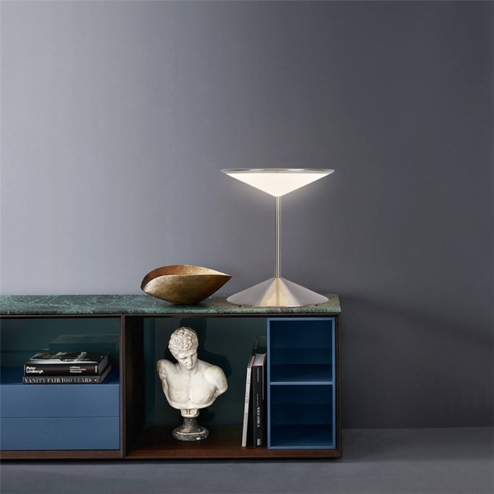 Modern simple creative personality desk lamp