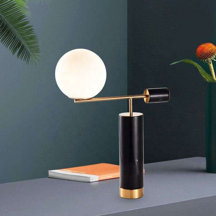 Luxury vertical balance design small clock decorative table lamp