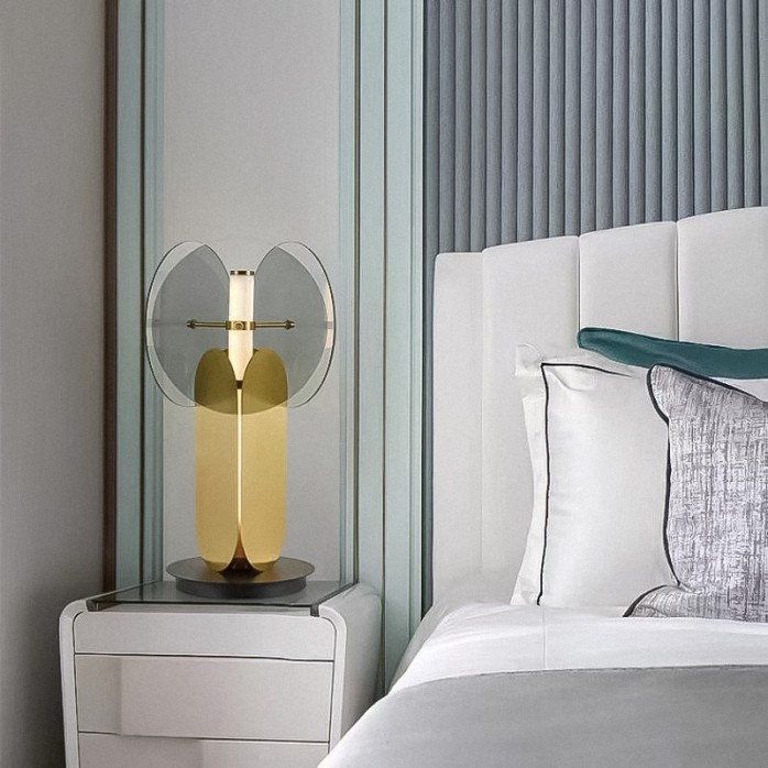 Light luxury modern arched glass table lamp