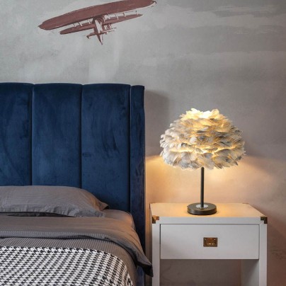 Elegant layered feather art decorative table lamp