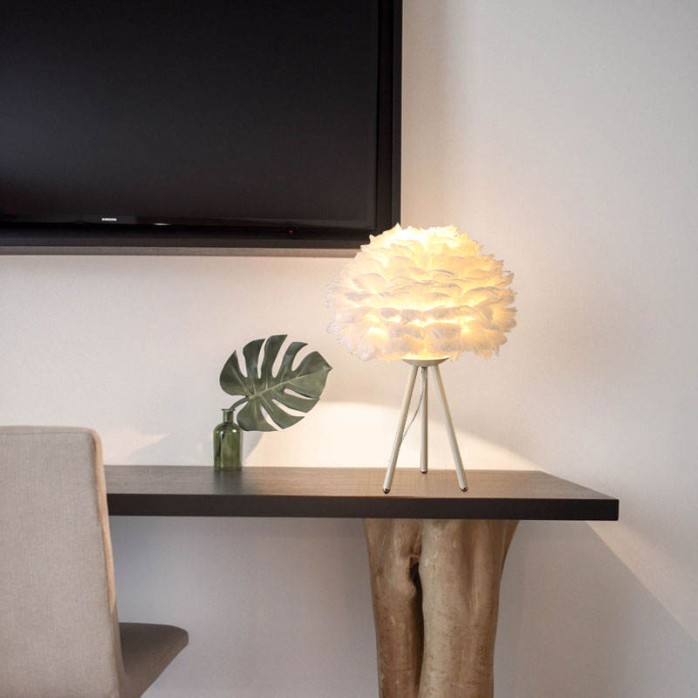 Elegant layered feather art decorative table lamp