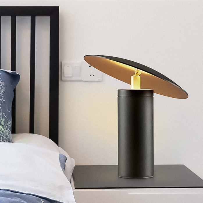 Black nordic aluminum indoor table lamp