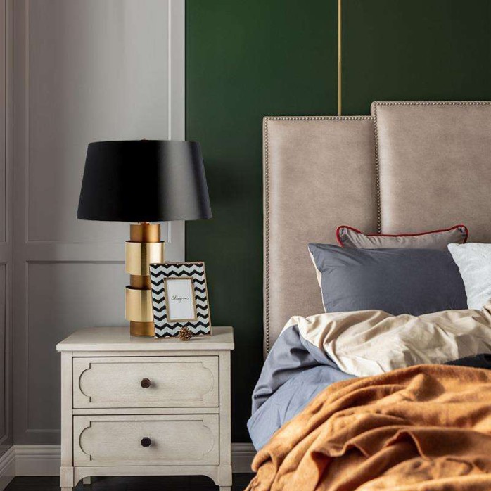 Adjustable brightness fabric lampshade table lamp