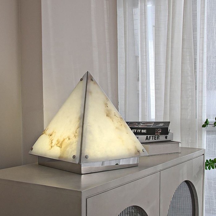 Luxury alabaster decorative table lamp
