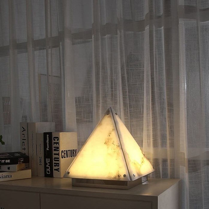 Luxury alabaster decorative table lamp