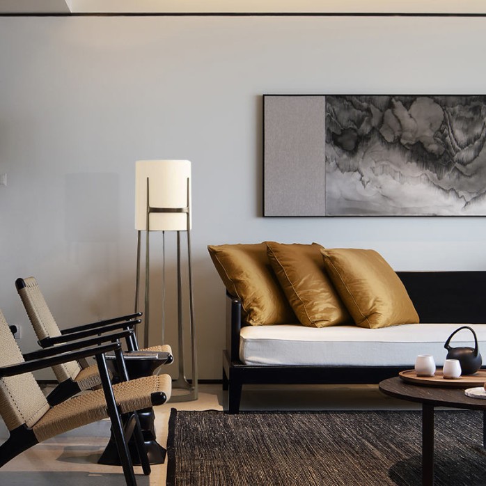 Large LED floor lamp with fabric lampshade and metal