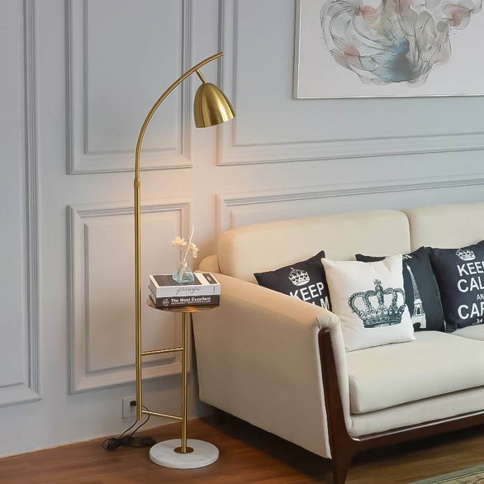 Light luxury metal shelf vertical floor lamp