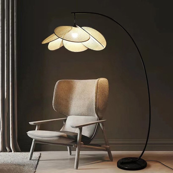 Retro rattan lampshade flower floor lamp