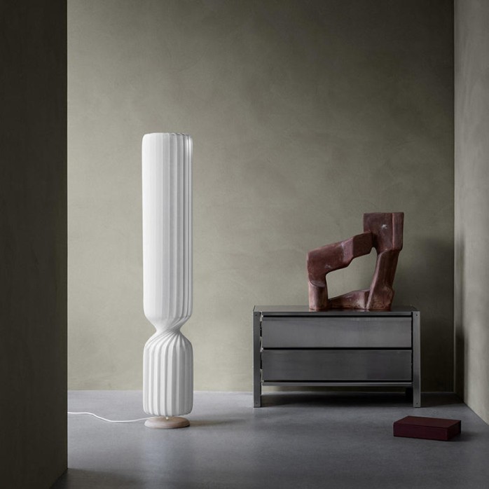 Nordic pleated cylindrical vertical LED floor lamp