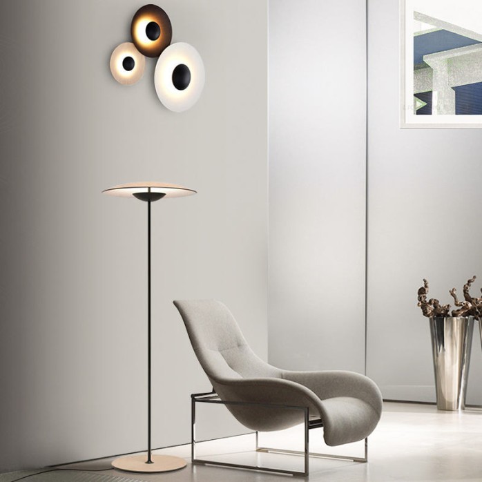 Modern style vertical decorative LED floor lamp