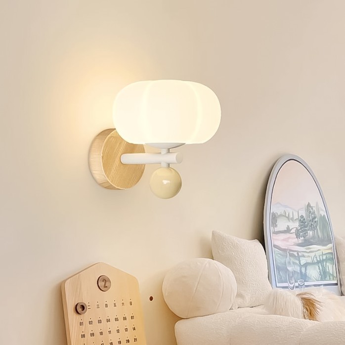 Simple pumpkin-shaped lampshade wall lamp