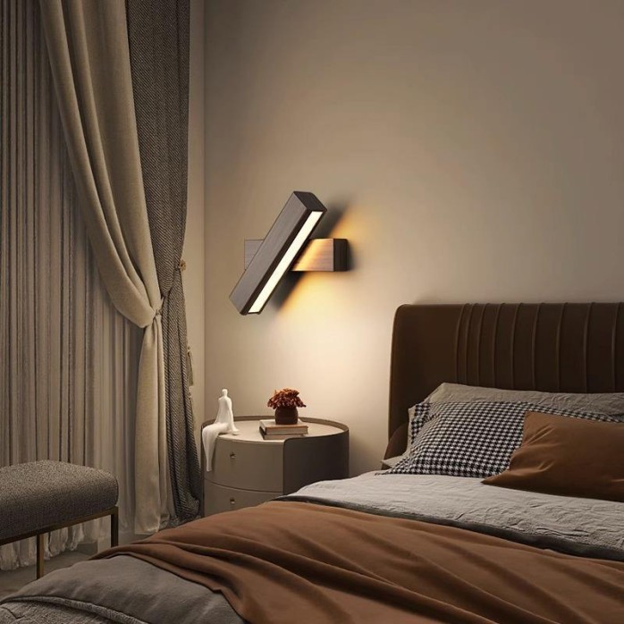 Simple modern creative rotating wall lamp