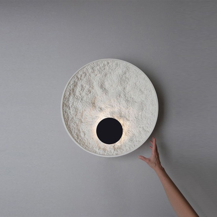 Minimalist resin disc LED wall lamp